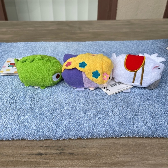 BNWT Disney Tsum Tsum Tangled Set - Picture 3 of 9